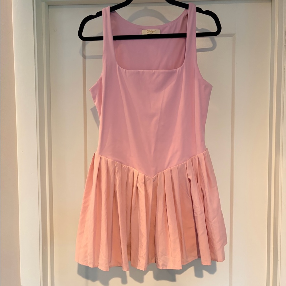 Light Pink Sleeveless Pleated Dress